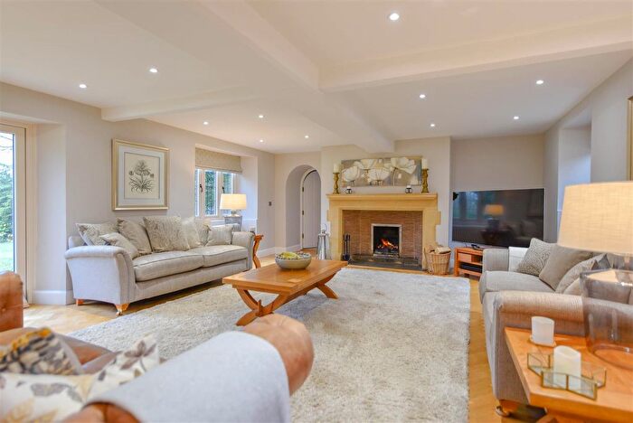 5 Bedroom Detached House For Sale In Stable Lane, Church Brampton, Northampton, NN6