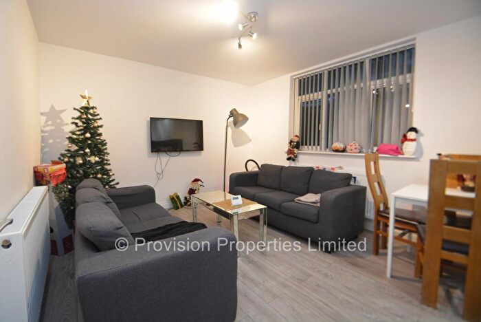 6 Bedroom End Of Terrace House To Rent In Langdale Avenue, Headingley, Leeds, LS6