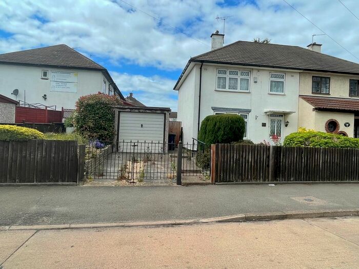 3 Bedroom Semi-Detached House To Rent In Aylestone Drive, Leicester, LE2