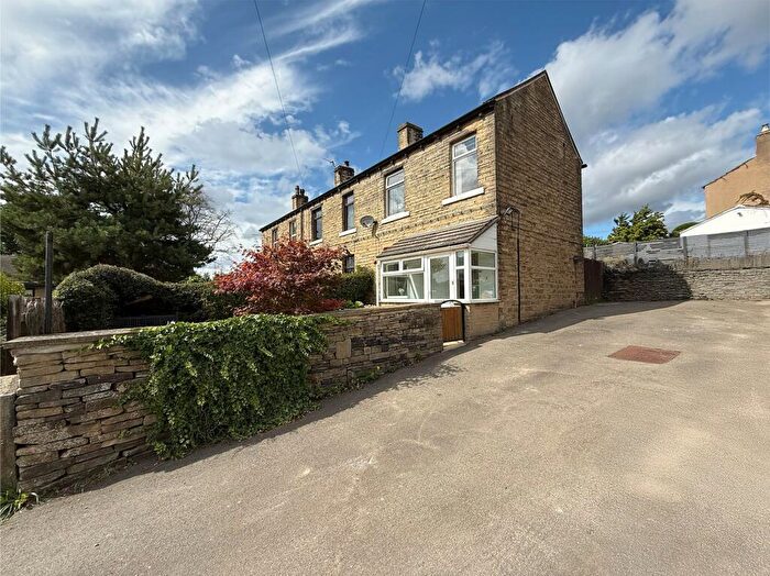 2 Bedroom End Of Terrace House For Sale In Houses Hill, Huddersfield, HD5