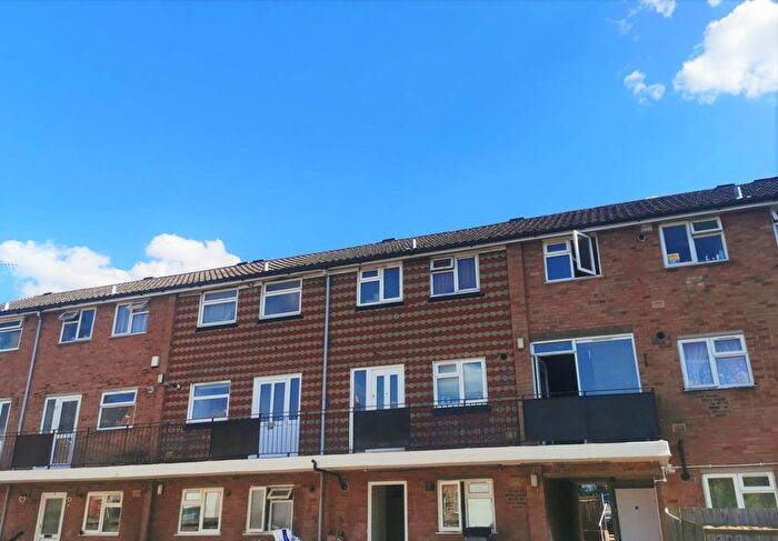 2 Bedroom Property To Rent In Upper George Street, Chesham, HP5