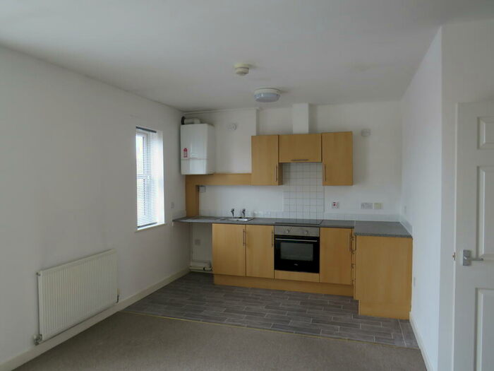 2 Bedroom Flat To Rent In Fountain Park, Ollerton, Newark, NG22