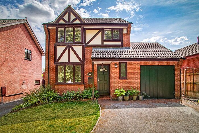 3 Bedroom Detached House For Sale In Shearwater Close, Littleover, Derby, DE23