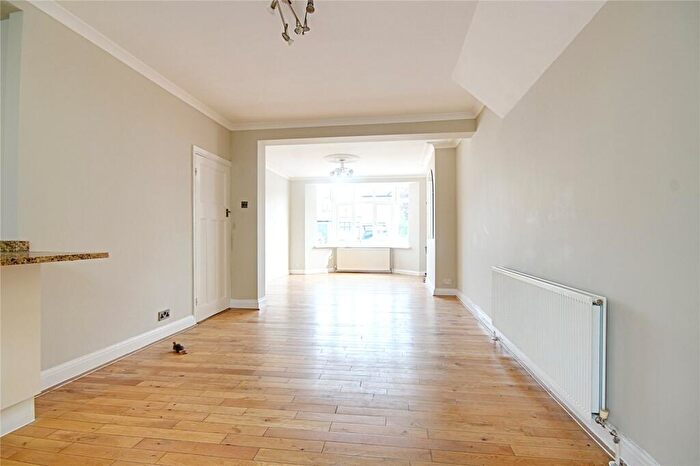 3 Bedroom Terraced House To Rent In Ulster Gardens, London, N13