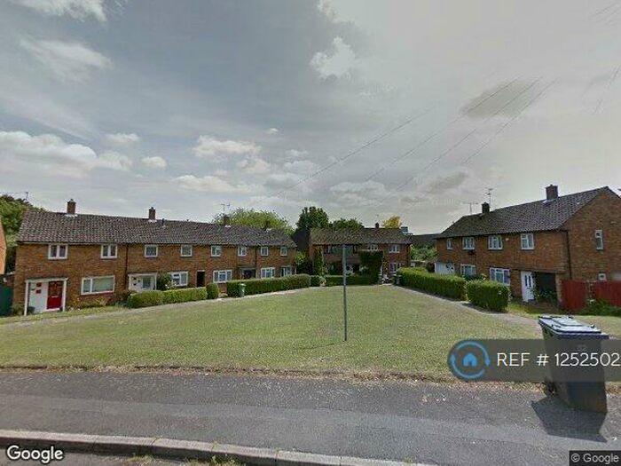 2 Bedroom Semi-Detached House To Rent In Bank Close, Luton, LU4