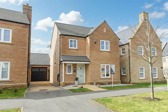 3 Bedroom Detached House For Sale In Carnaile Road, Alconbury Weald, PE28