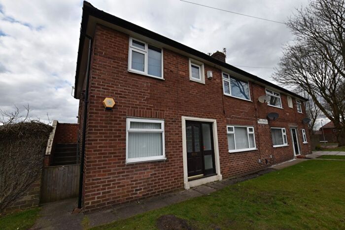2 Bedroom Flat To Rent In Pilkington Road, Radcliffe, Manchester, M26
