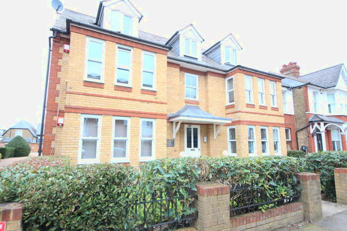 1 Bedroom Apartment To Rent In Chestnut Groves - New Malden, KT3