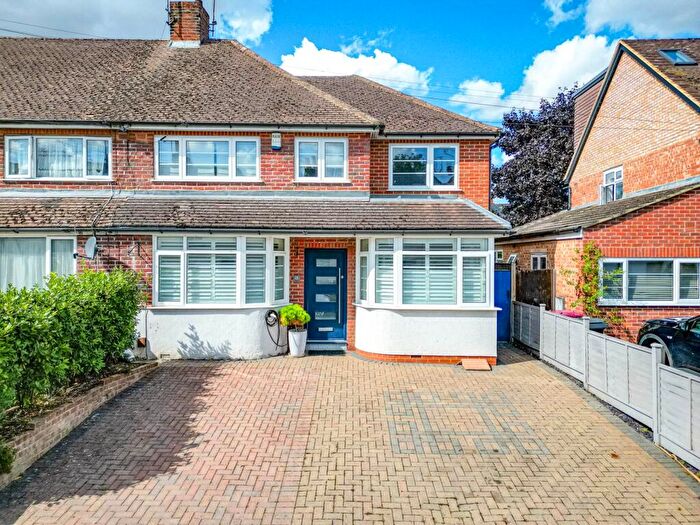 4 Bedroom Semi Detached House For Sale In Piggotts Road, Caversham, RG4
