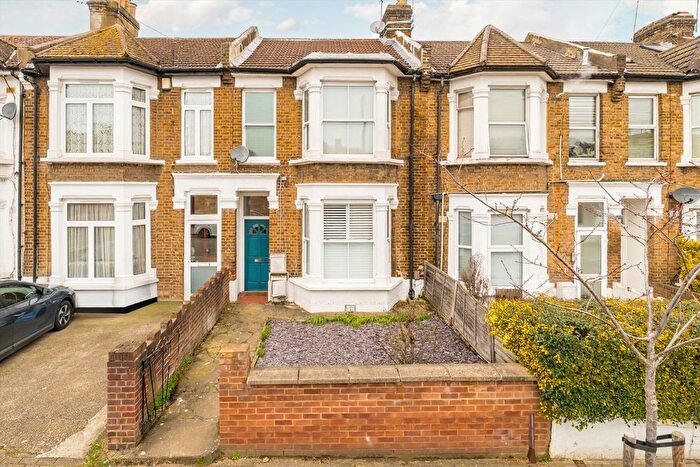 2 Bedroom Flat For Sale In Strode Road, Willesden, NW10