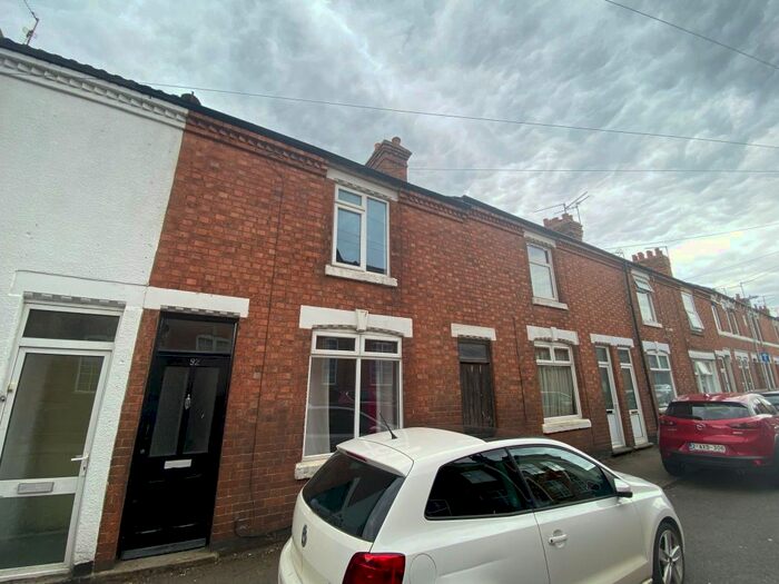 2 Bedroom Terraced House To Rent In Wood Street, Kettering, NN16
