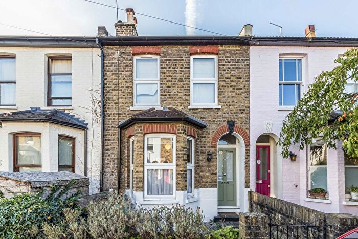 3 Bedroom Property To Rent In Elton Road, Kingston Upon Thames, KT2