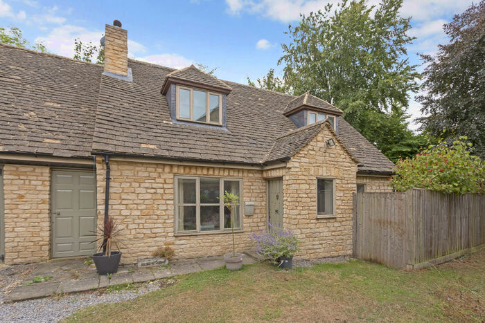 2 Bedroom Cottage To Rent In Near Burford, OX18