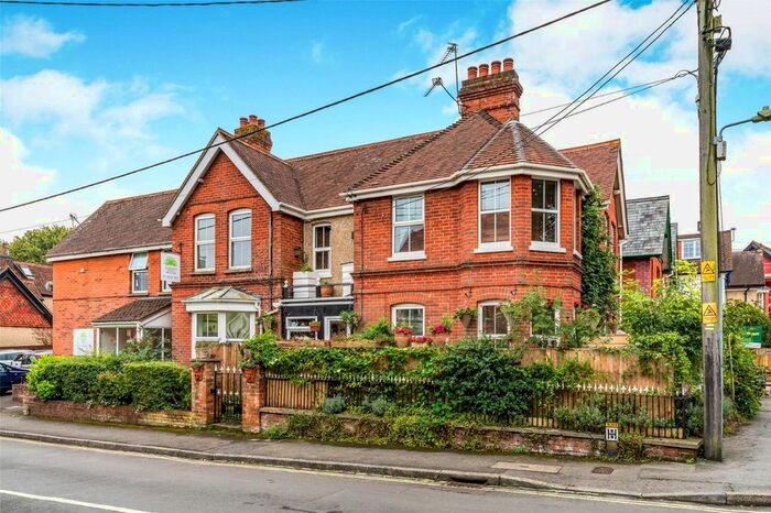 2 Bedroom Flat To Rent In Empress Road, Lyndhurst, SO43