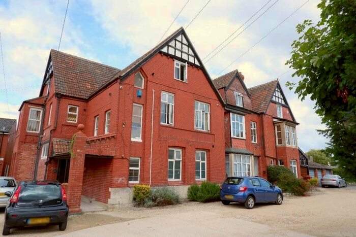 2 Bedroom Flat To Rent In Frome Road, Trowbridge, BA14