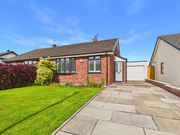 2 Bedroom Semi-Detached Bungalow For Sale In Noel Gate, Aughton, L39