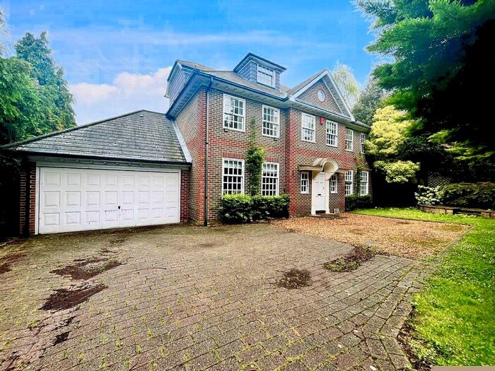 5 Bedroom House To Rent In Westrow Road, Southampton, SO15