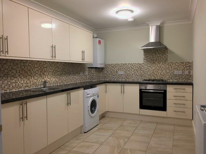 2 Bedroom Flat To Rent In The Grove, Stratford, E15