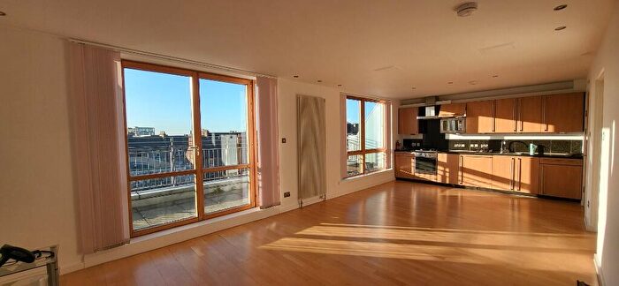 2 Bedroom Flat To Rent In Gardner's Crescent, Fountainbridge, Edinburgh, EH3
