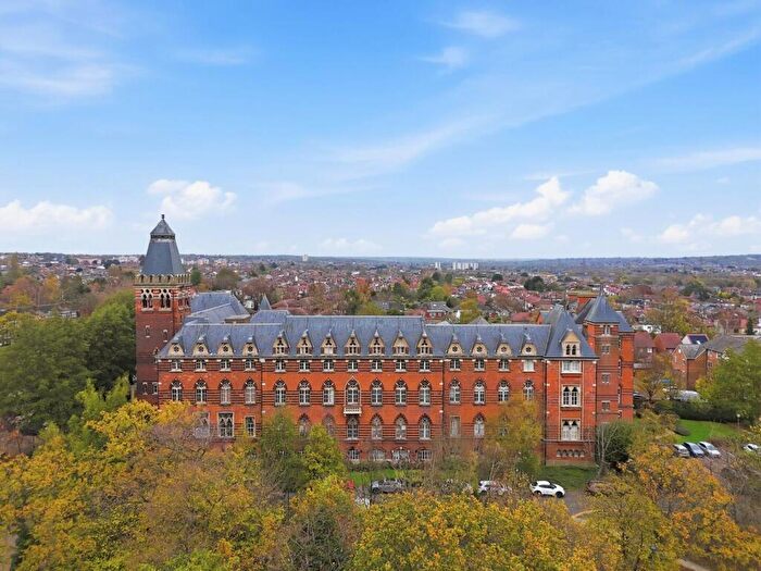 1 Bedroom Flat For Sale In Clock Court, Victory Road, Wanstead, E11