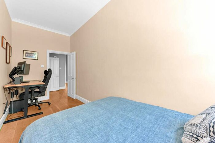 2 Bedroom Flat For Sale In Westcombe Hill, London, SE3