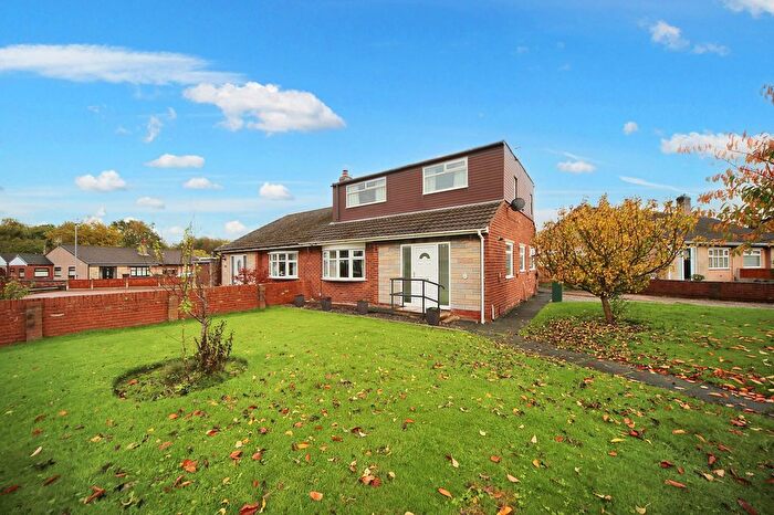 4 Bedroom Semi-detached Bungalow For Sale In Elm Road, Abram, WN2