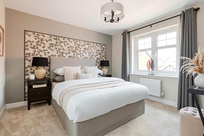 4 Bedroom End Of Terrace House For Sale In Banbury Road, Upper Lighthorne, Warwickshire, CV33