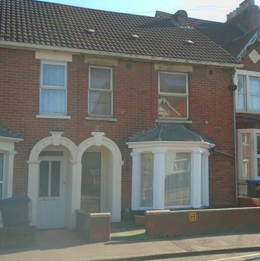 2 Bedroom Flat To Rent In Wilton Road, Salisbury, SP2