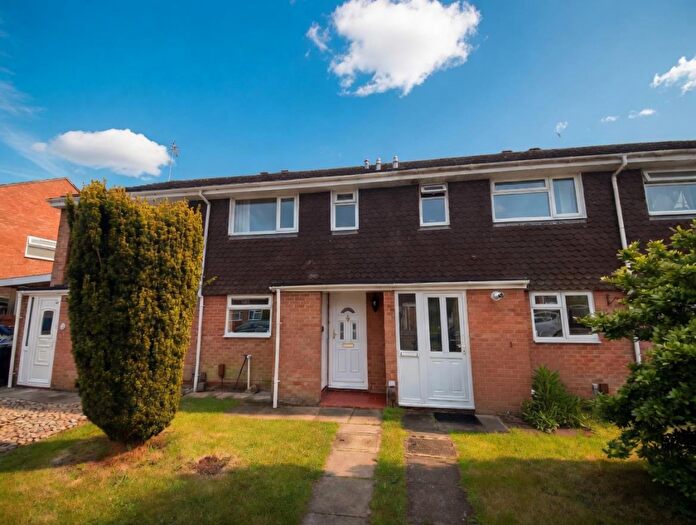 3 Bedroom Terraced House For Sale In Durweston Close, Muscliff, Bournemouth, BH9