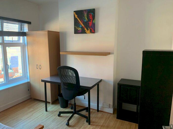 1 Bedroom House Of Multiple Occupation To Rent In Paget Street, Loughborough - /, LE11