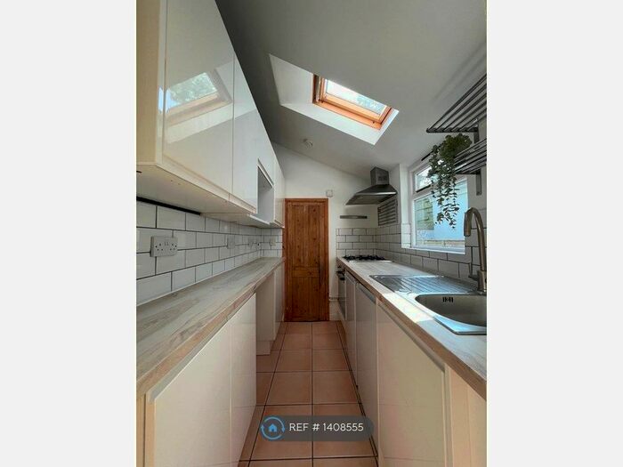 2 Bedroom Terraced House To Rent In Fellows Road, Cowes, PO31