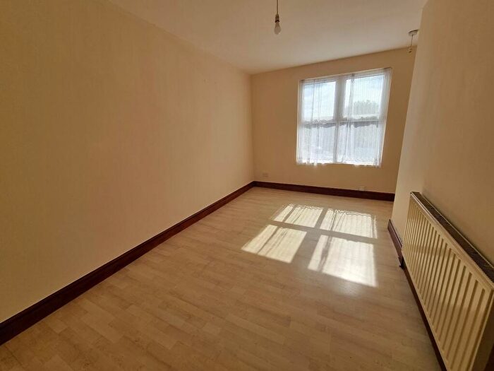 1 Bedroom Flat To Rent In First Floor Flat, Norbury Road, Thornton Heath, Croydon, CR7