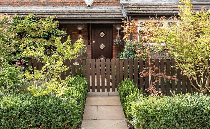 2 Bedroom Terraced House For Sale In Rainbow Court, Woking, Surrey, GU21