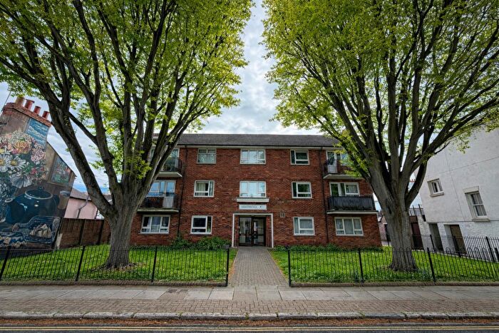 2 Bedroom Flat To Rent In Eldon Street Southsea Hampshire, PO5