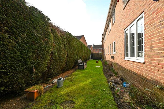 2 Bedroom Apartment To Rent In Rosslyn Park, Weybridge, KT13