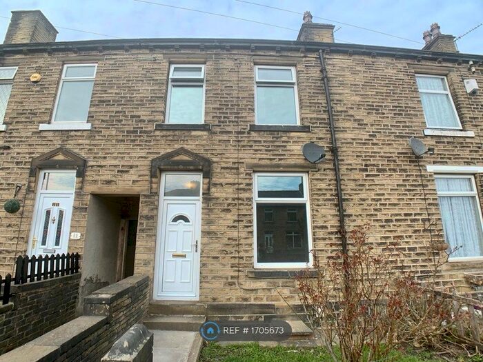 3 Bedroom Terraced House To Rent In Chestnut Street, Huddersfield, HD2