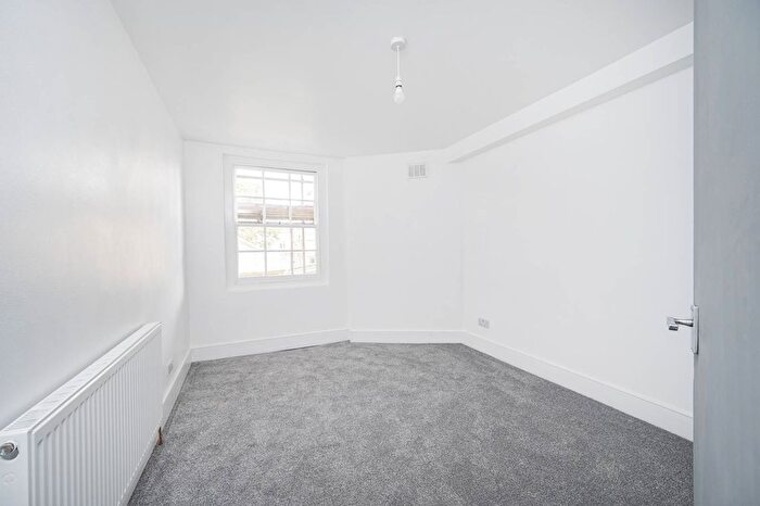 1 Bedroom Flat To Rent In Queensbridge Road, Haggerston, London, E2