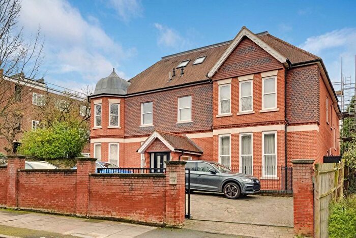 3 Bedroom Flat For Sale In Eaton Rise, Ealing, W5