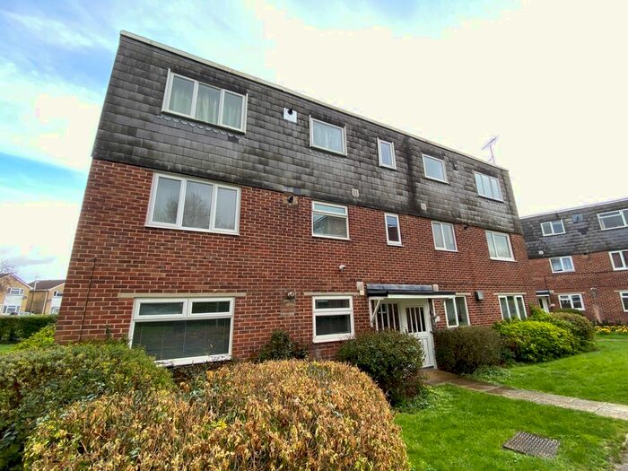 2 Bedroom Flat To Rent In Charminster Close, Nythe, Swindon, SN3