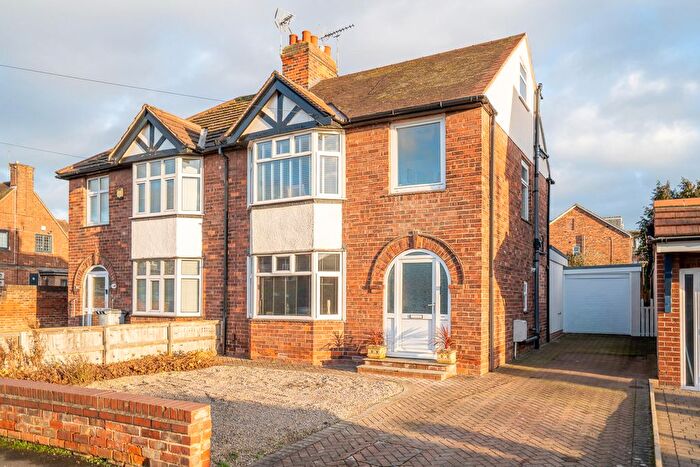 4 Bedroom Semi Detached House For Sale In Carr Lane, York, YO26