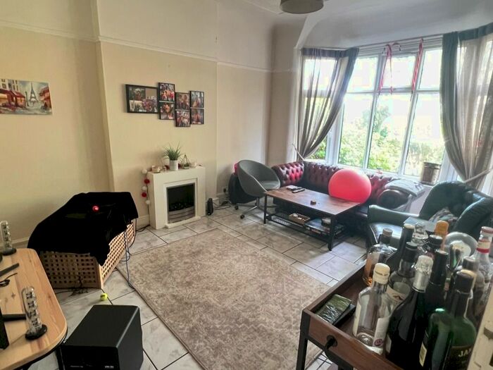 3 Bedroom Terraced House To Rent In Aigburth Road, Aigburth, Liverpool, L19