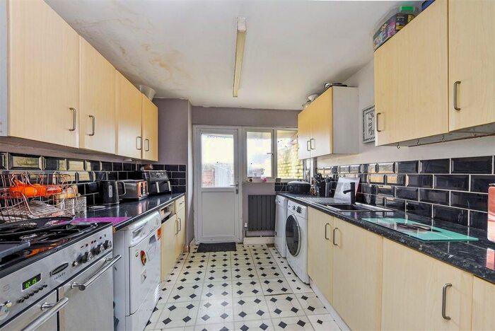 3 Bedroom Terraced House For Sale In Flexford Gardens, Havant, PO9