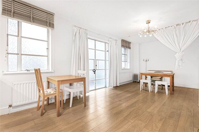 2 Bedroom Apartment To Rent In Roy Square, London, E14