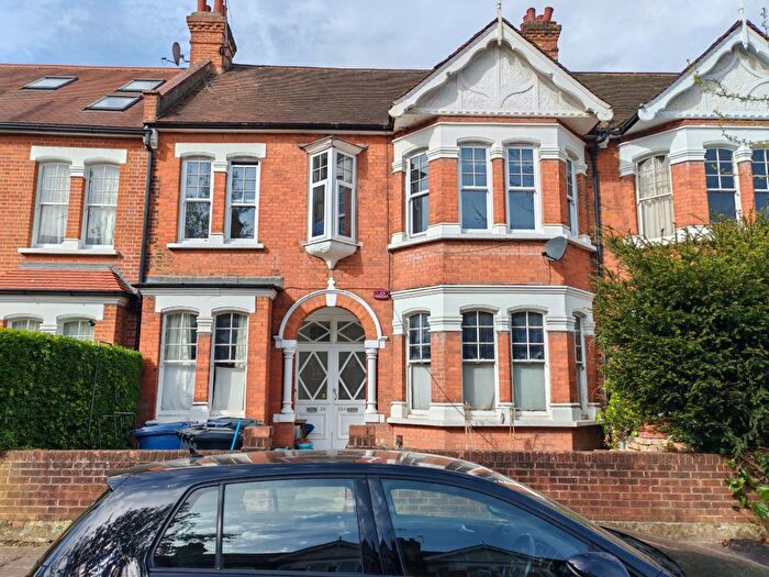 4 Bedroom Flat For Sale In Woodgrange Avenue, Ealing, W5