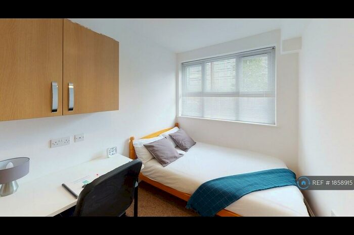 5 Bedroom Terraced House To Rent In St. Pauls Road, Southsea, PO5