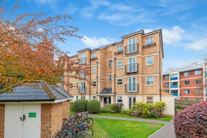 2 Bedroom Apartment To Rent In Venneit Close, Oxford, OX1