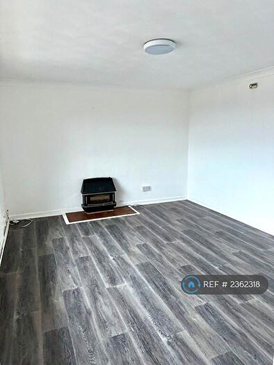 3 Bedroom Flat To Rent In Bransbury Close, Southampton, SO16