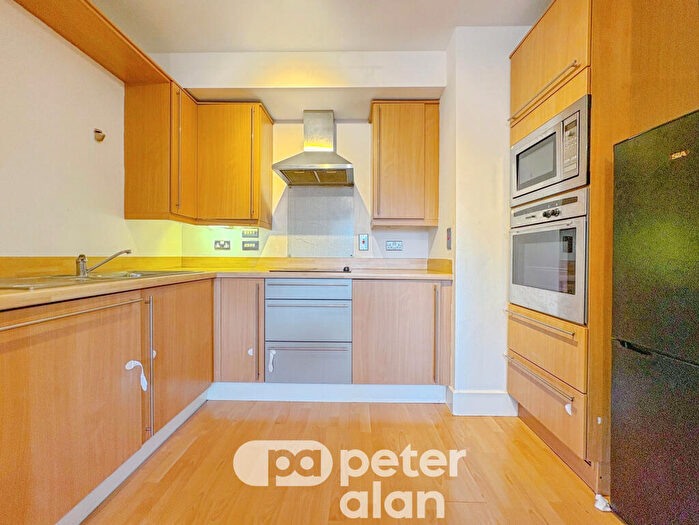 2 Bedroom Apartment To Rent In The Aspect, Queen Street, Cardiff, CF10