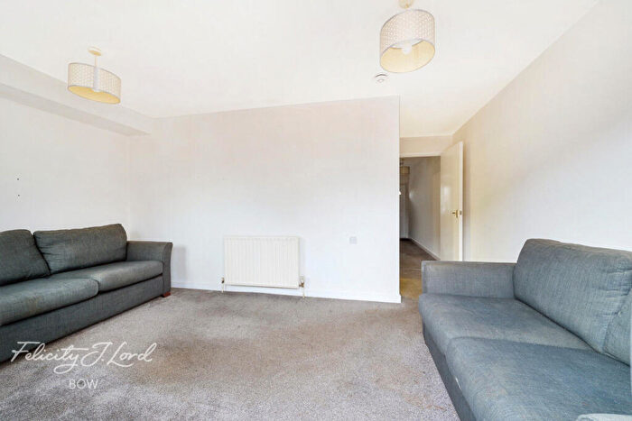 1 Bedroom Flat For Sale In Bromley High Street, London, E3