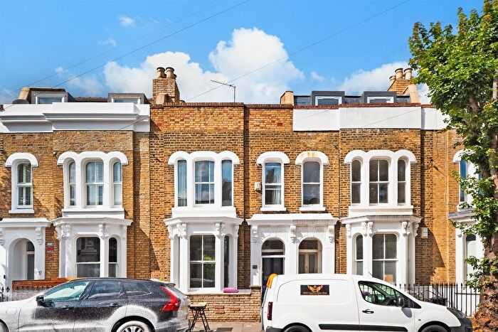 3 Bedroom Terraced House For Sale In Antill Road, London, E3